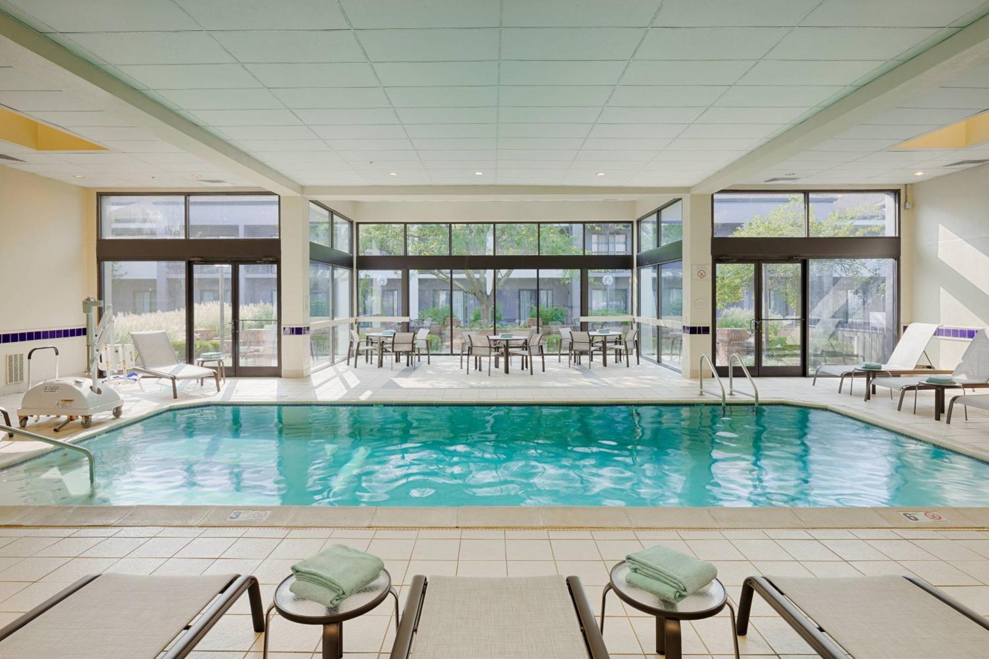 Courtyard Cincinnati Blue Ash Exteriér fotografie